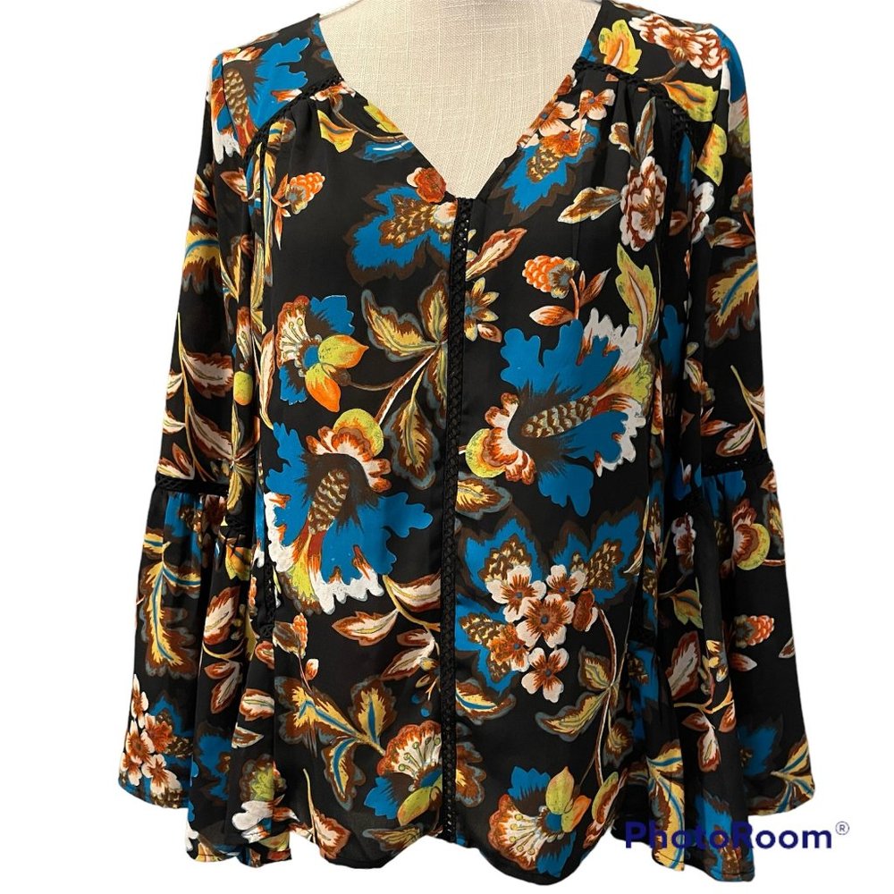 *SOLD*Women's Floral Boho Bell Sleeve Blouse Size Medium